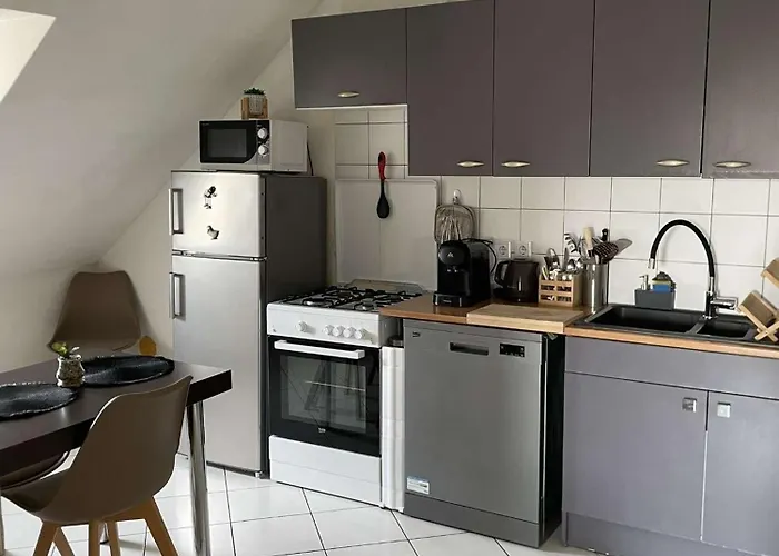 Joli Avec Place De Parking Prive *